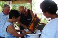 Extracting honey